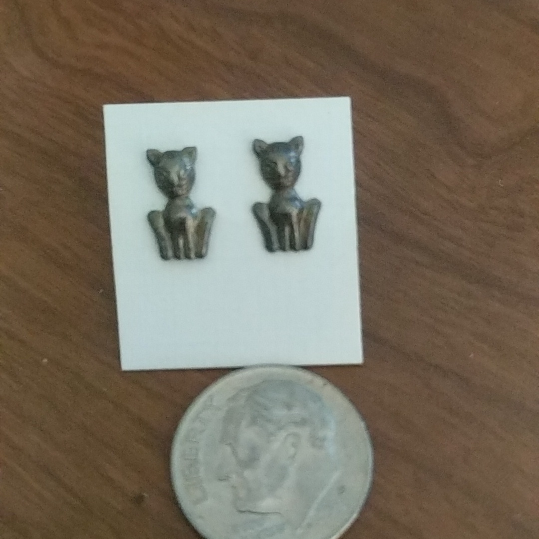 Sterling Silver Tiny Cat Studs